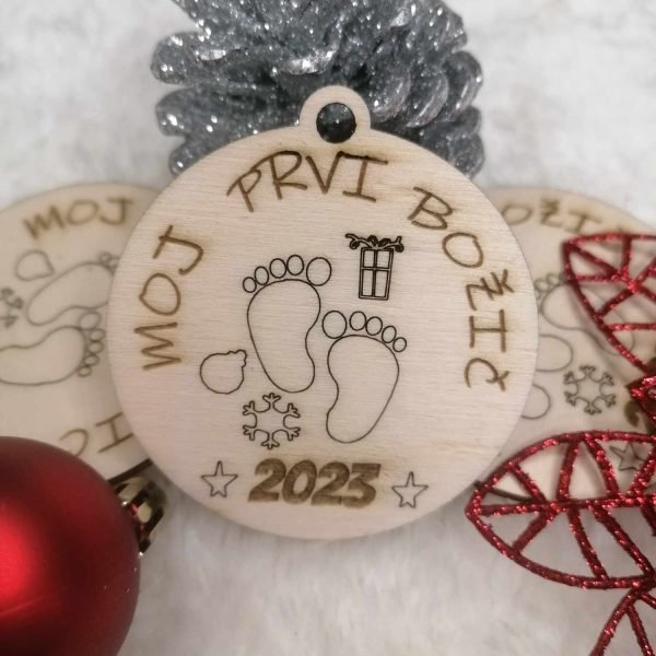 Leseni obesek Moj prvi božič z letnico – 8 cm