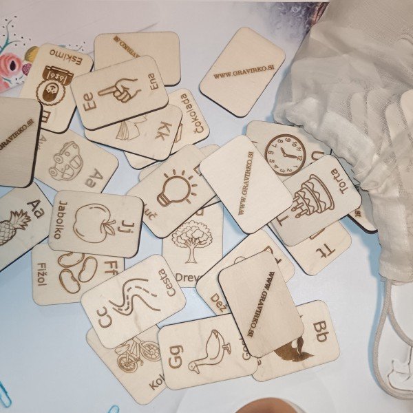 Abecedni spomin - leseni didaktični pripomoček