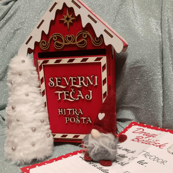 Božičkov poštni nabiralnik Hiška